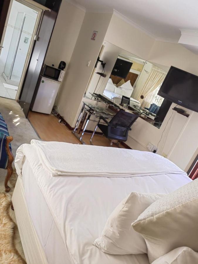 Obaa Sima Guest House Мтата Экстерьер фото